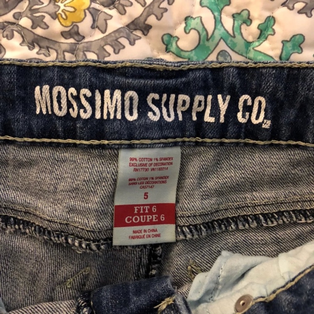 Pattern Jean Shorts - Picture 2 of 3